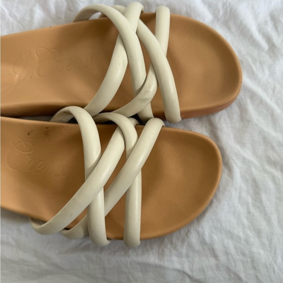 J. Crew Pacific cushy leather strap sandals AY424 White
Slide on slip Size 9.5 - Picture 9 of 11